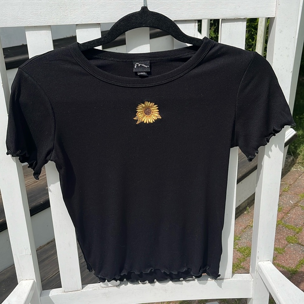 ☀️Art Class Girls Black Ribbed Short Sleeve Top with Sunflower Embroidery